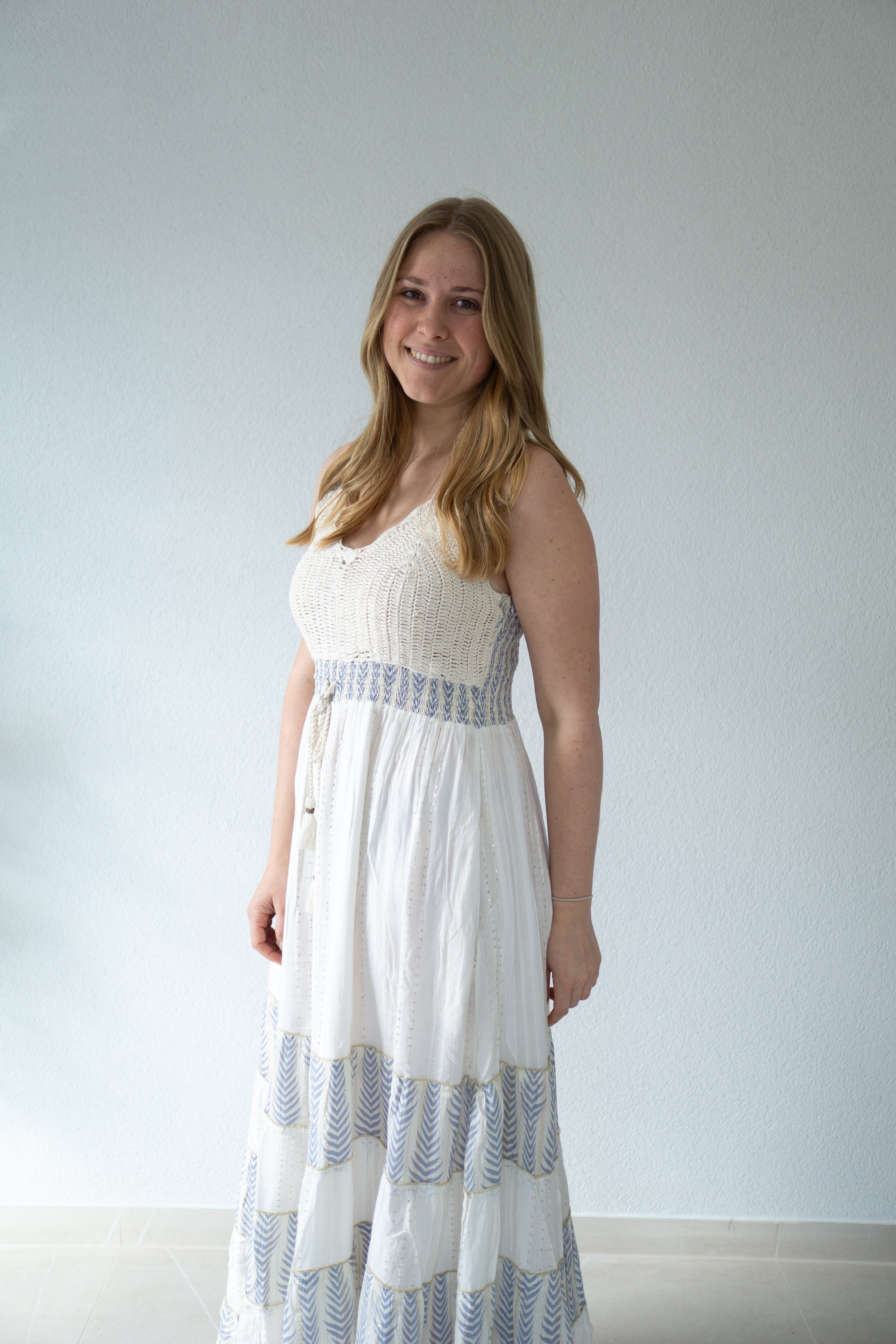 Häkel-Maxikleid aus der Elfenbeinküste