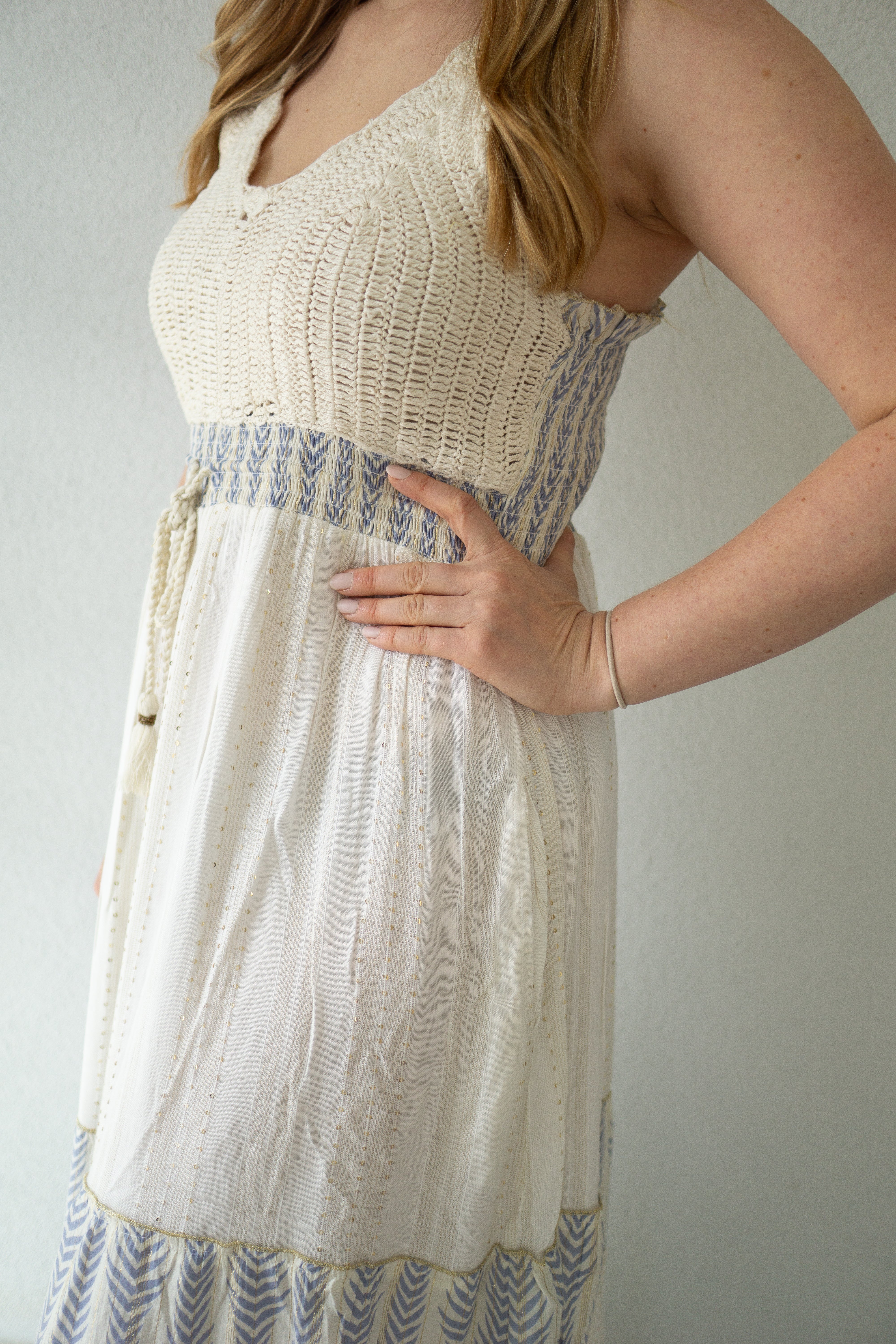 Häkel-Maxikleid aus der Elfenbeinküste