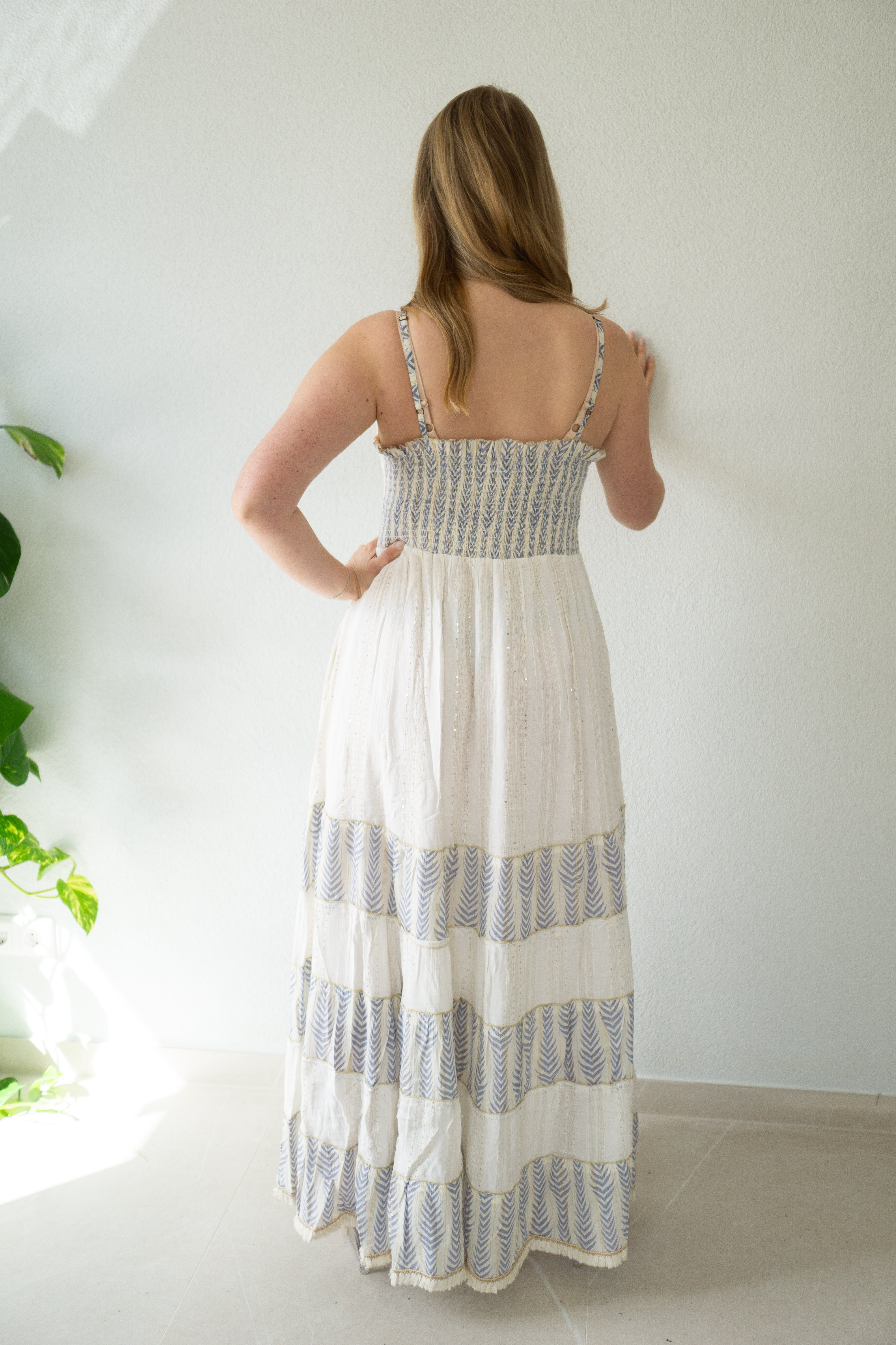 Häkel-Maxikleid aus der Elfenbeinküste