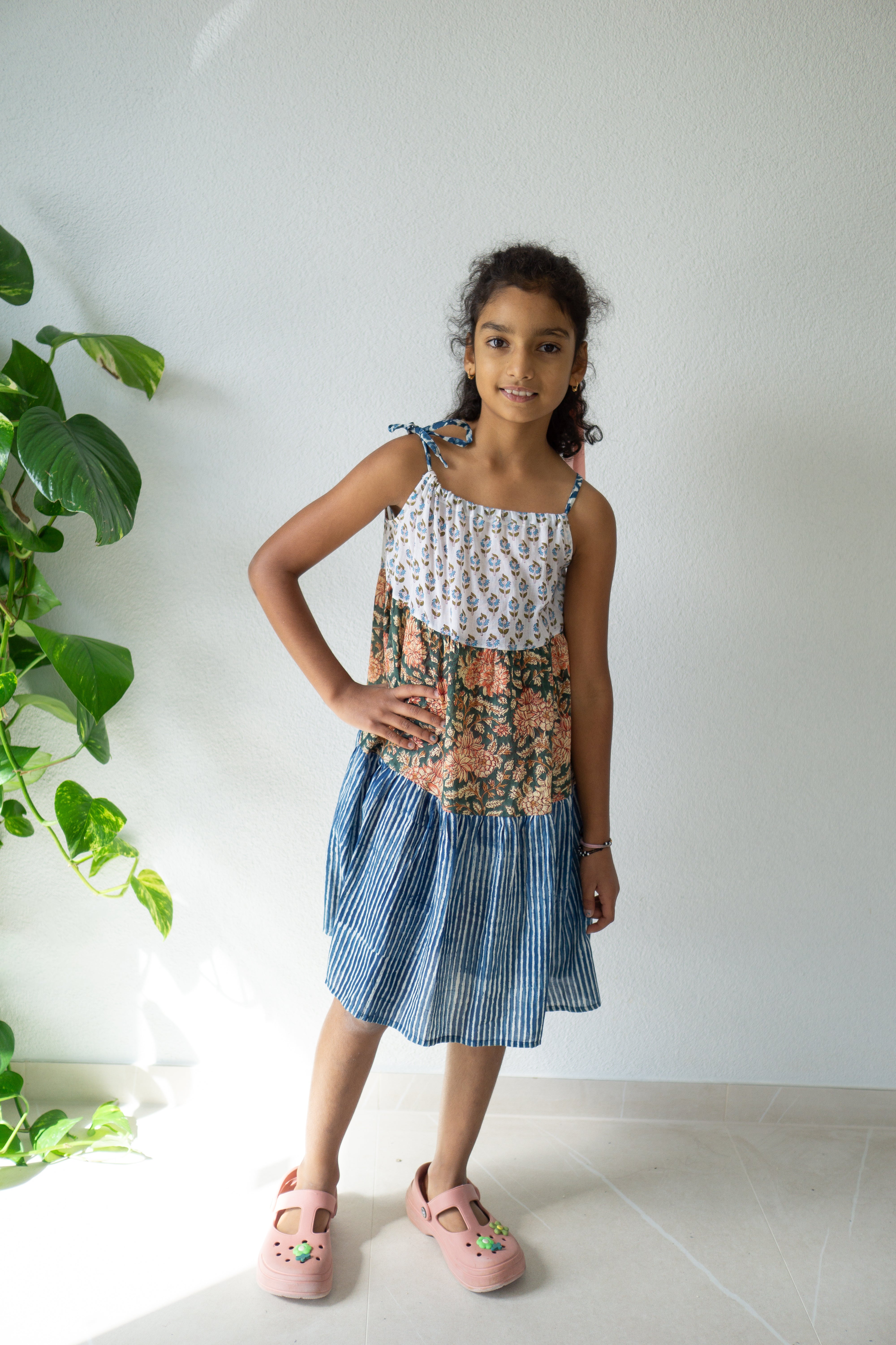 Florales Patchwork-Kleid im Handblockdruck