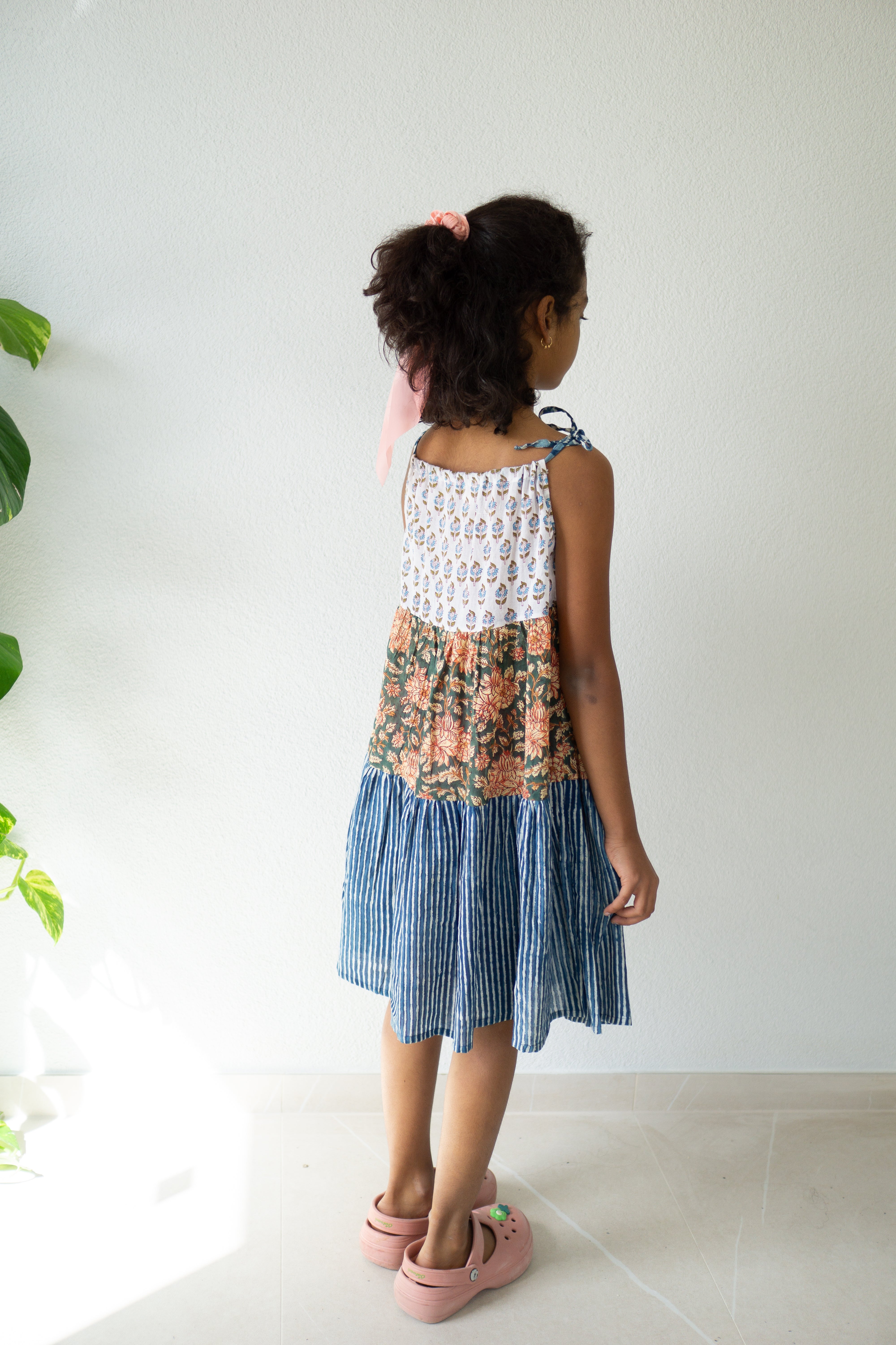 Florales Patchwork-Kleid im Handblockdruck