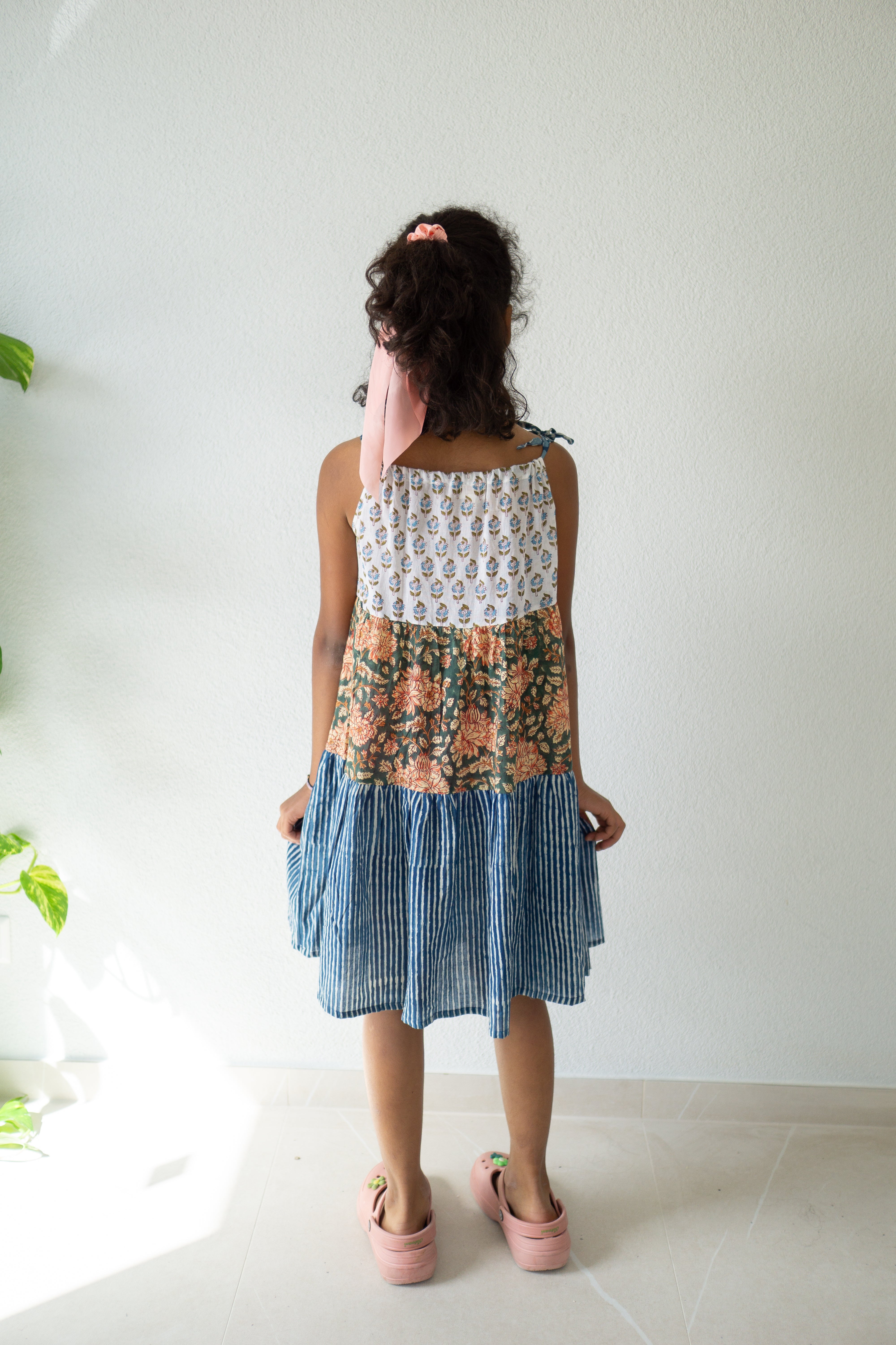 Florales Patchwork-Kleid im Handblockdruck