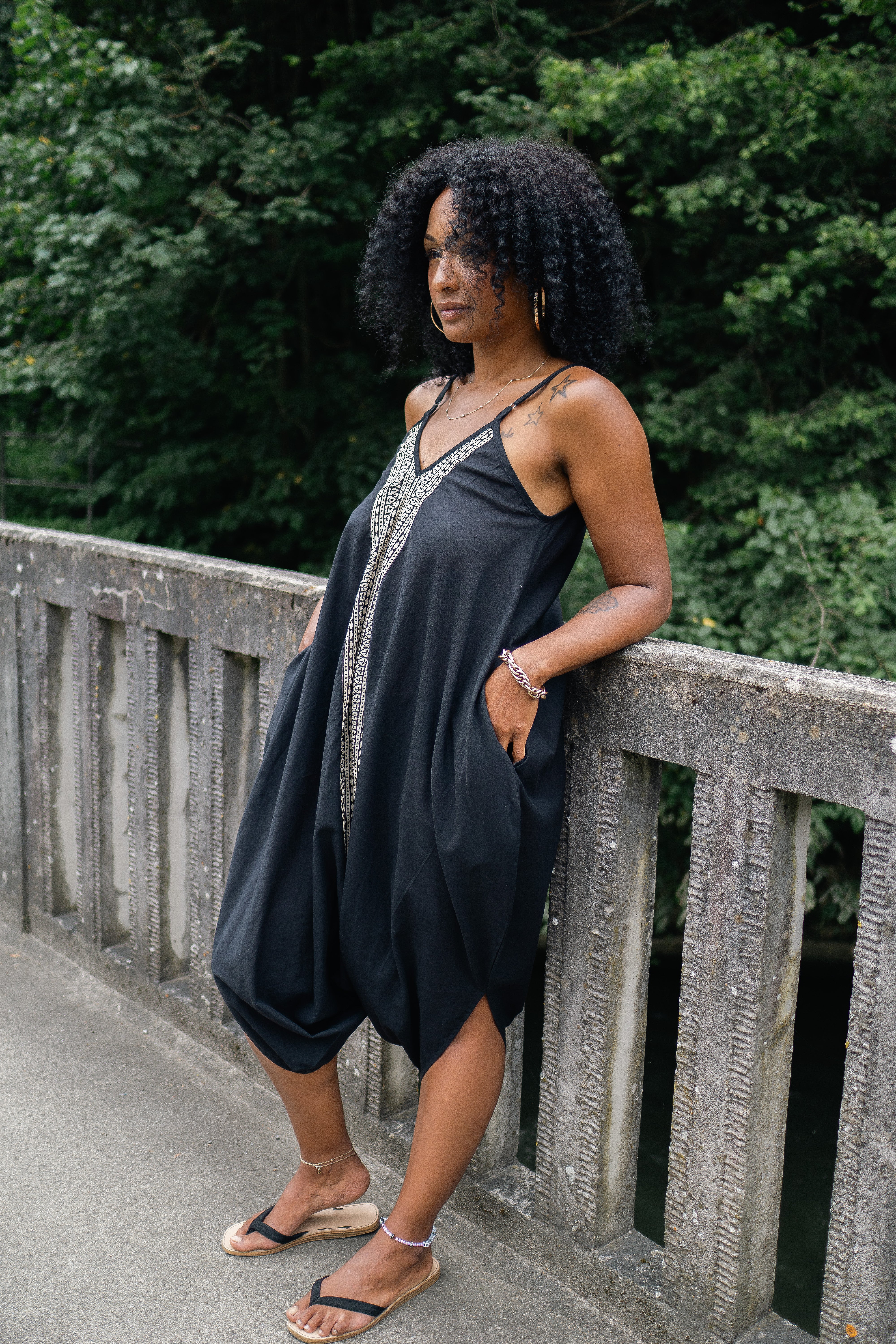Onyx Essence handbedrucktes Kleid