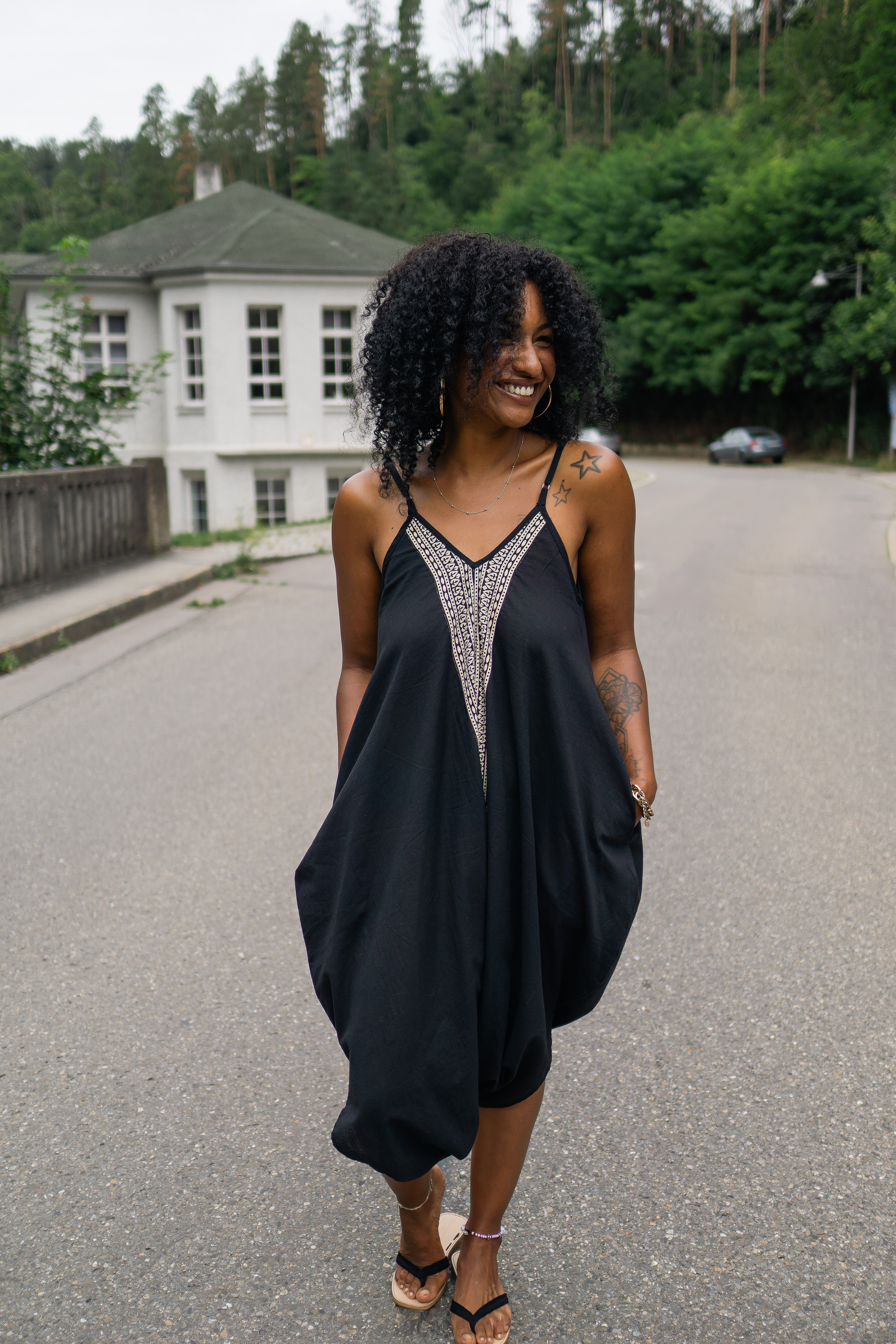 Onyx Essence handbedrucktes Kleid