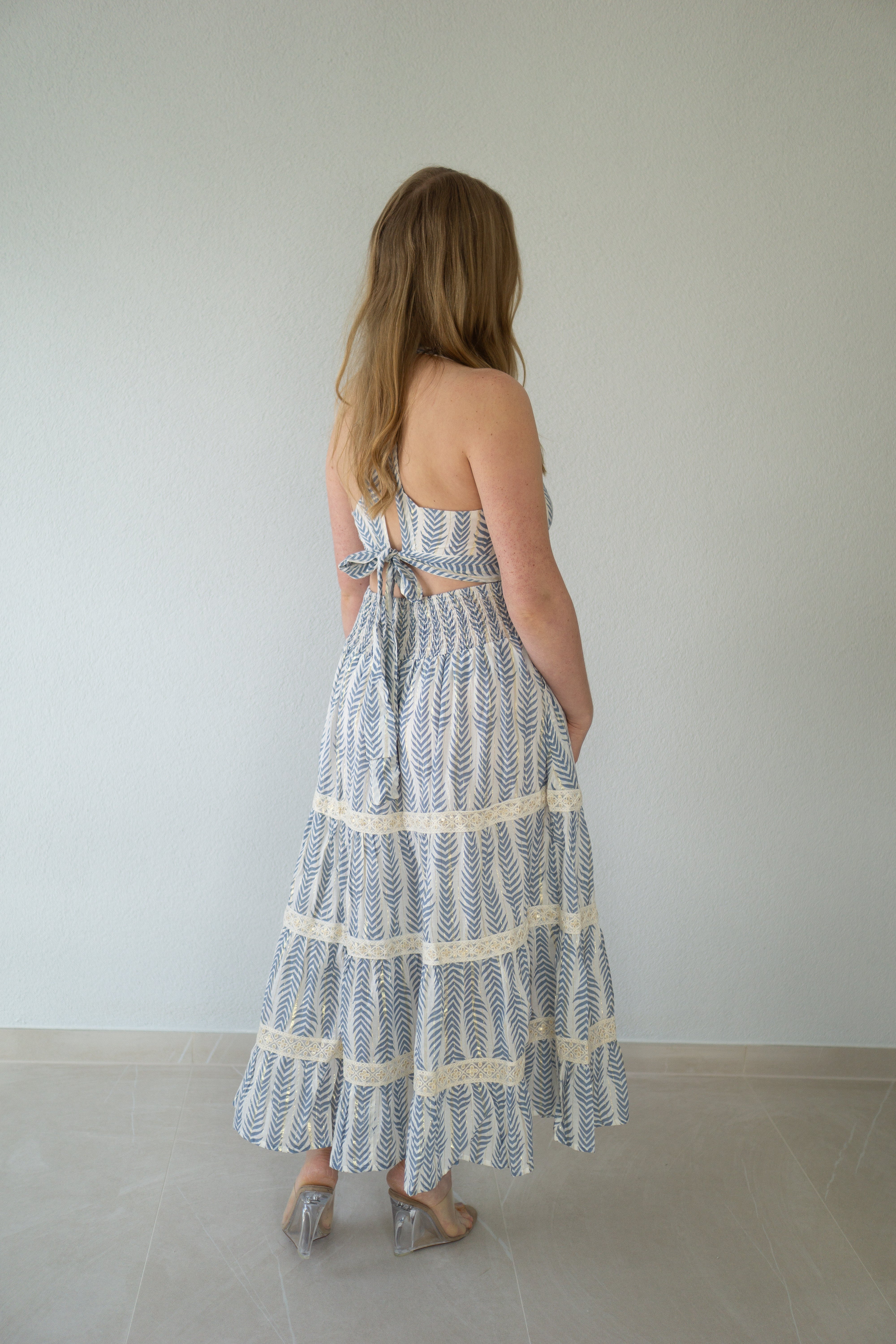 Maxikleid mit ozeanischem Blumenmuster