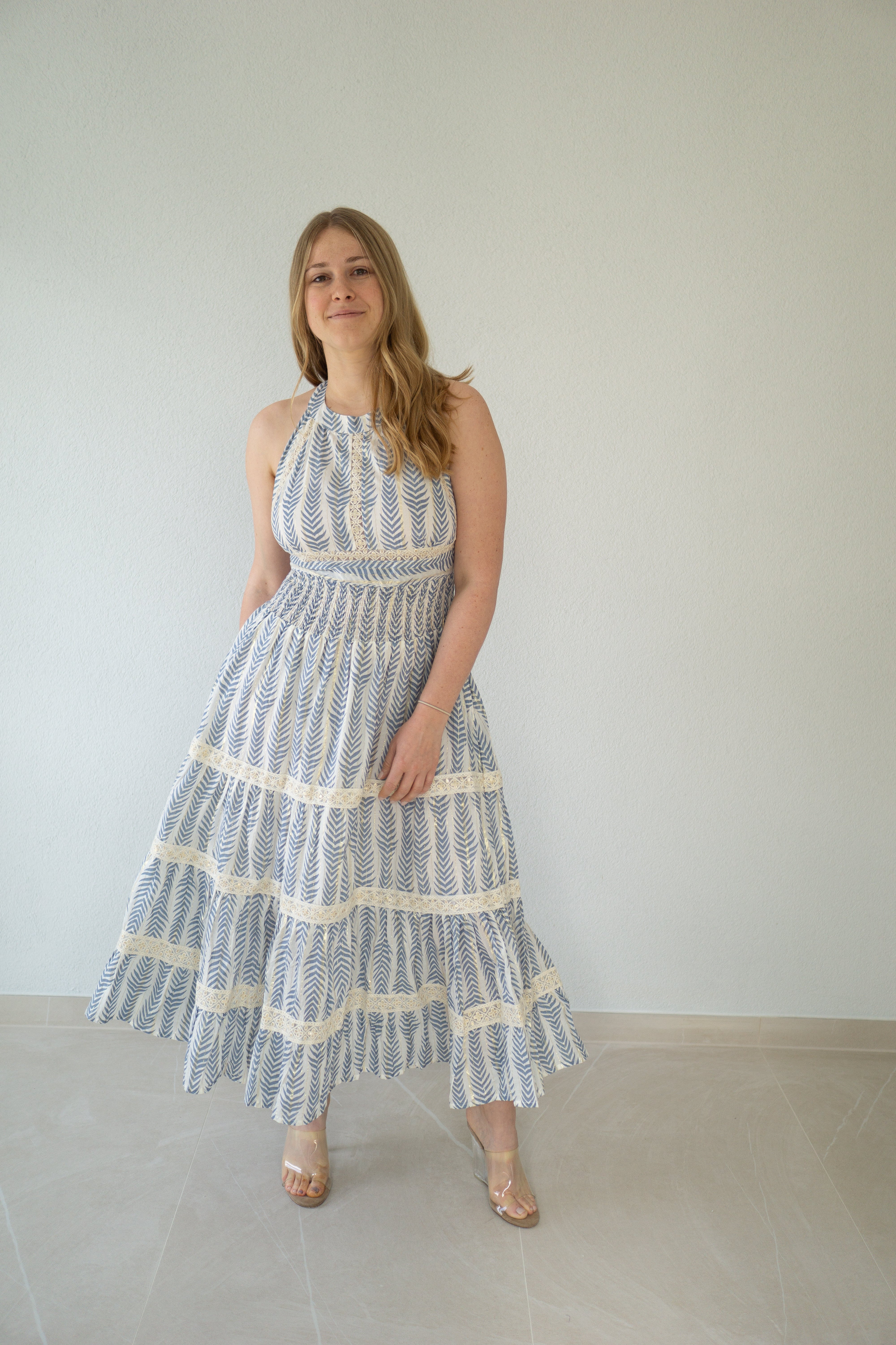 Maxikleid mit ozeanischem Blumenmuster