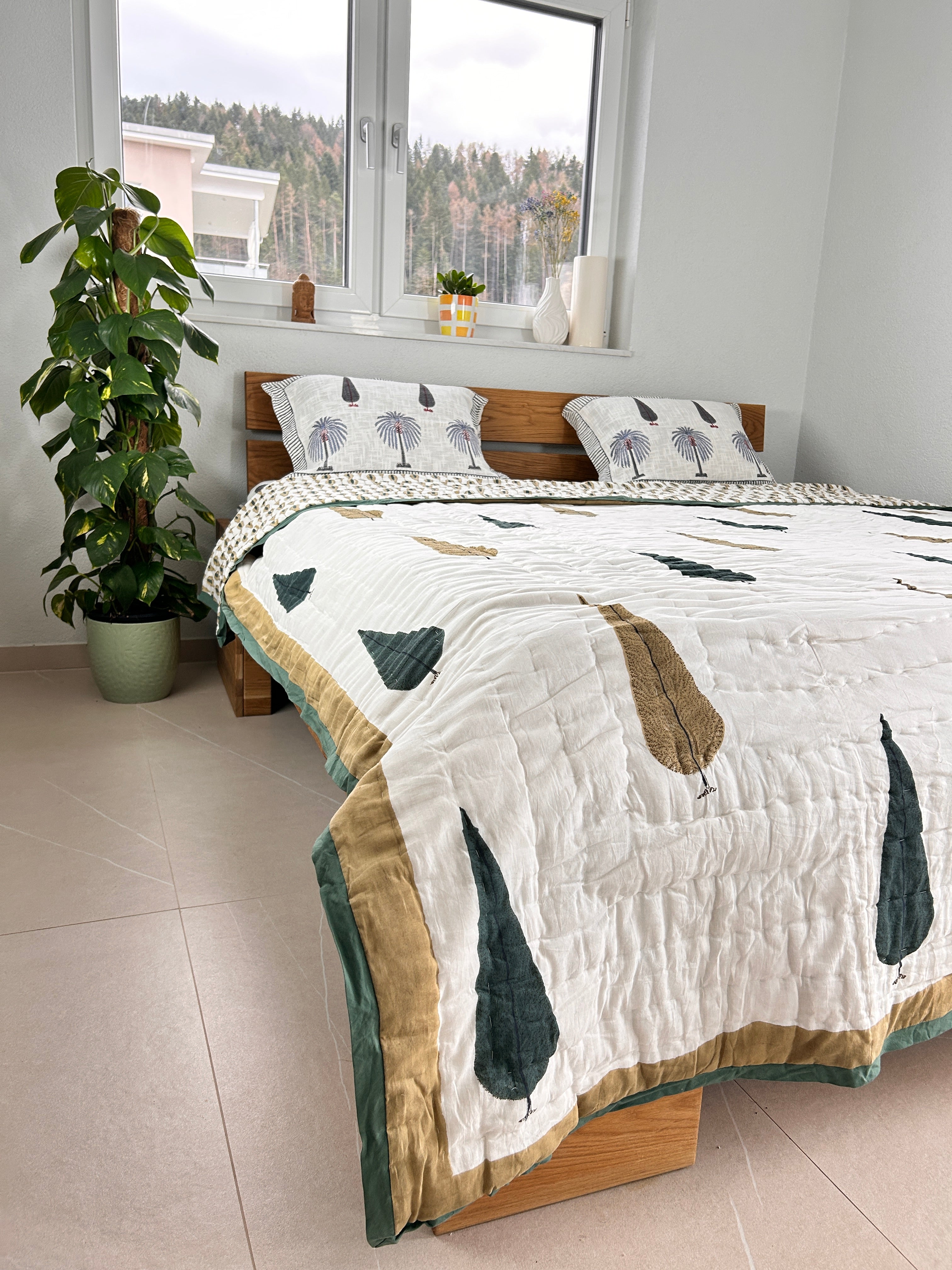 Handbedruckte Wendesteppdecke (Doppelbett) – Feder & Palme