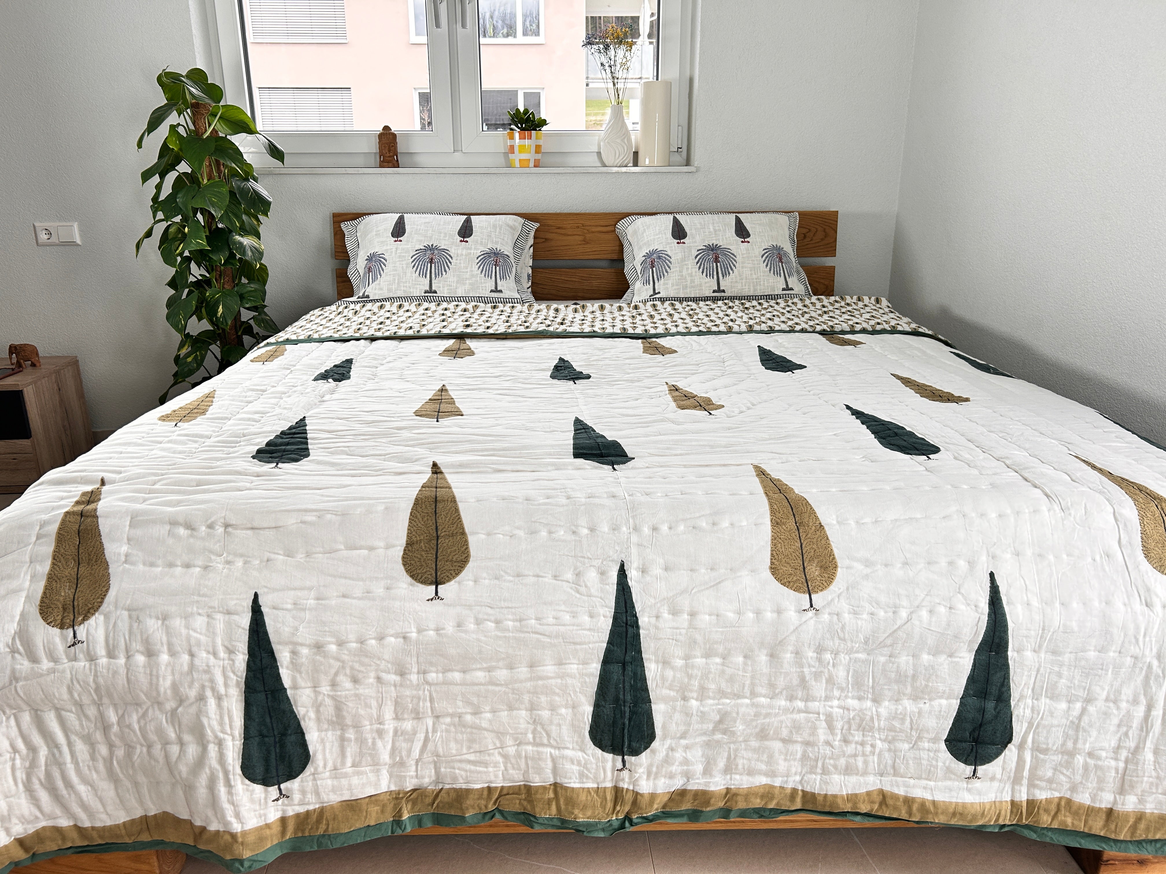 Hand Block Printed Reversible Quilt (Double Bed) – Feather & Palm