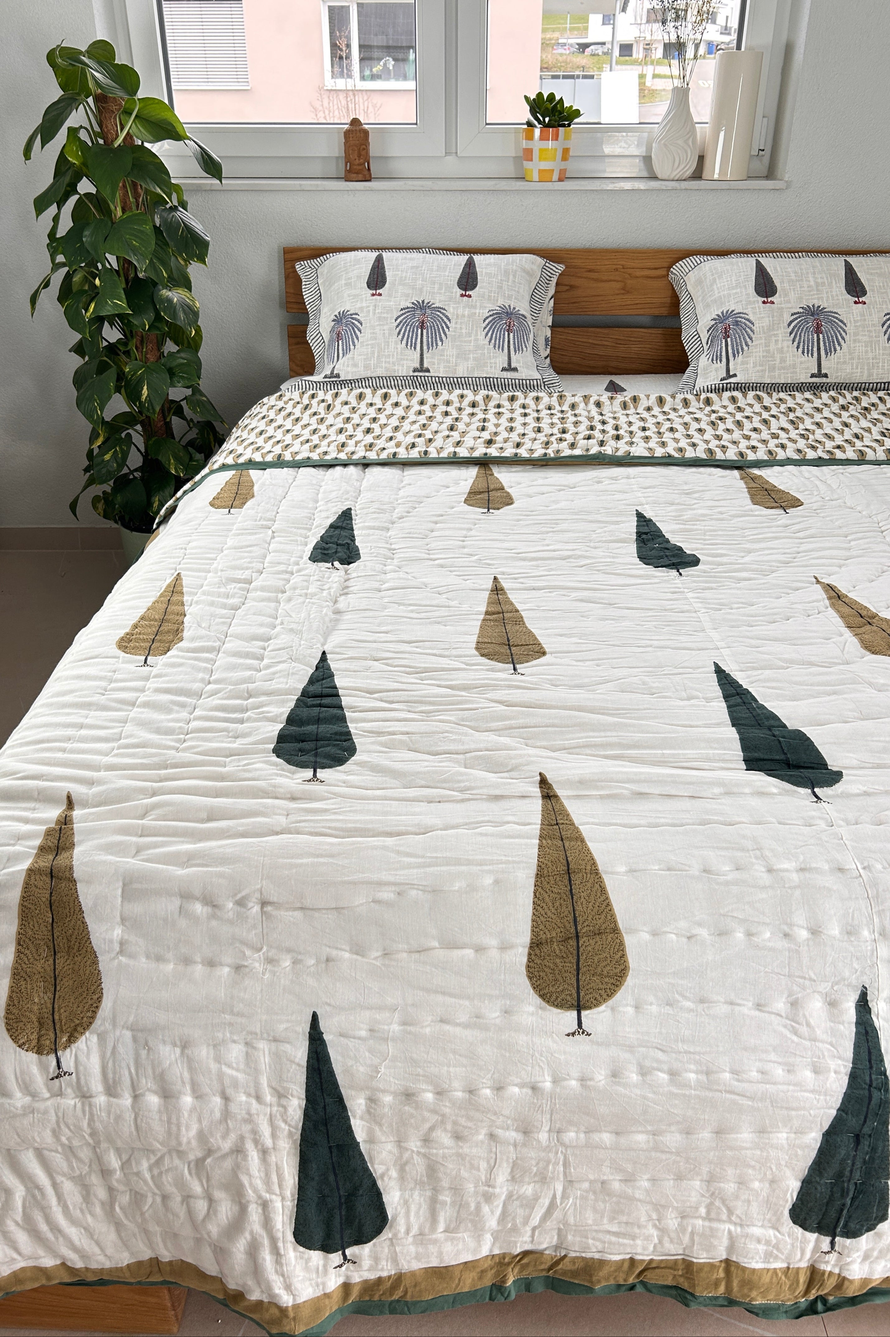 Handbedruckte Wendesteppdecke (Doppelbett) – Feder & Palme
