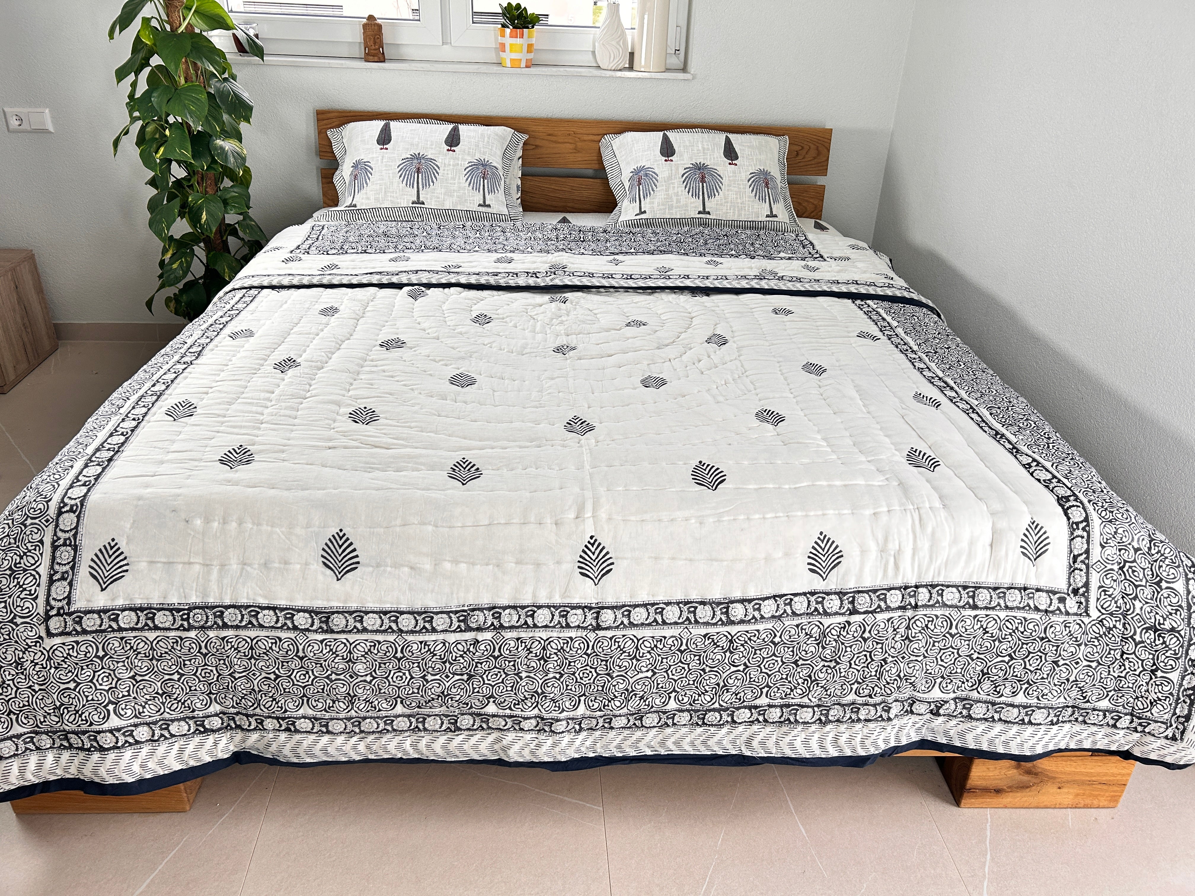 Handbedruckte Wendesteppdecke (Doppelbett) – Navy Fern