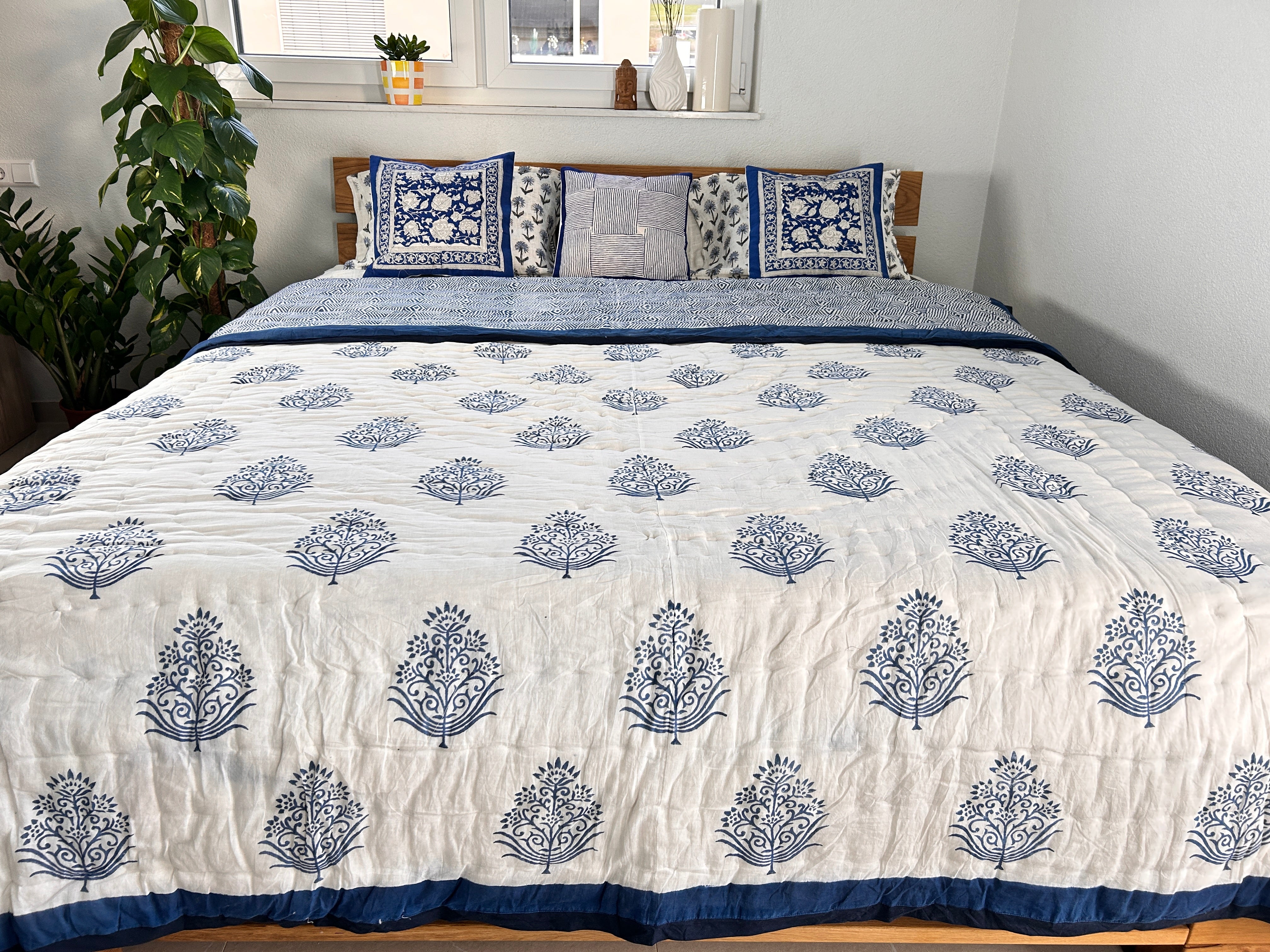 Handgeblockter Wendequilt (Doppelbett) – Navy Lebensbaum