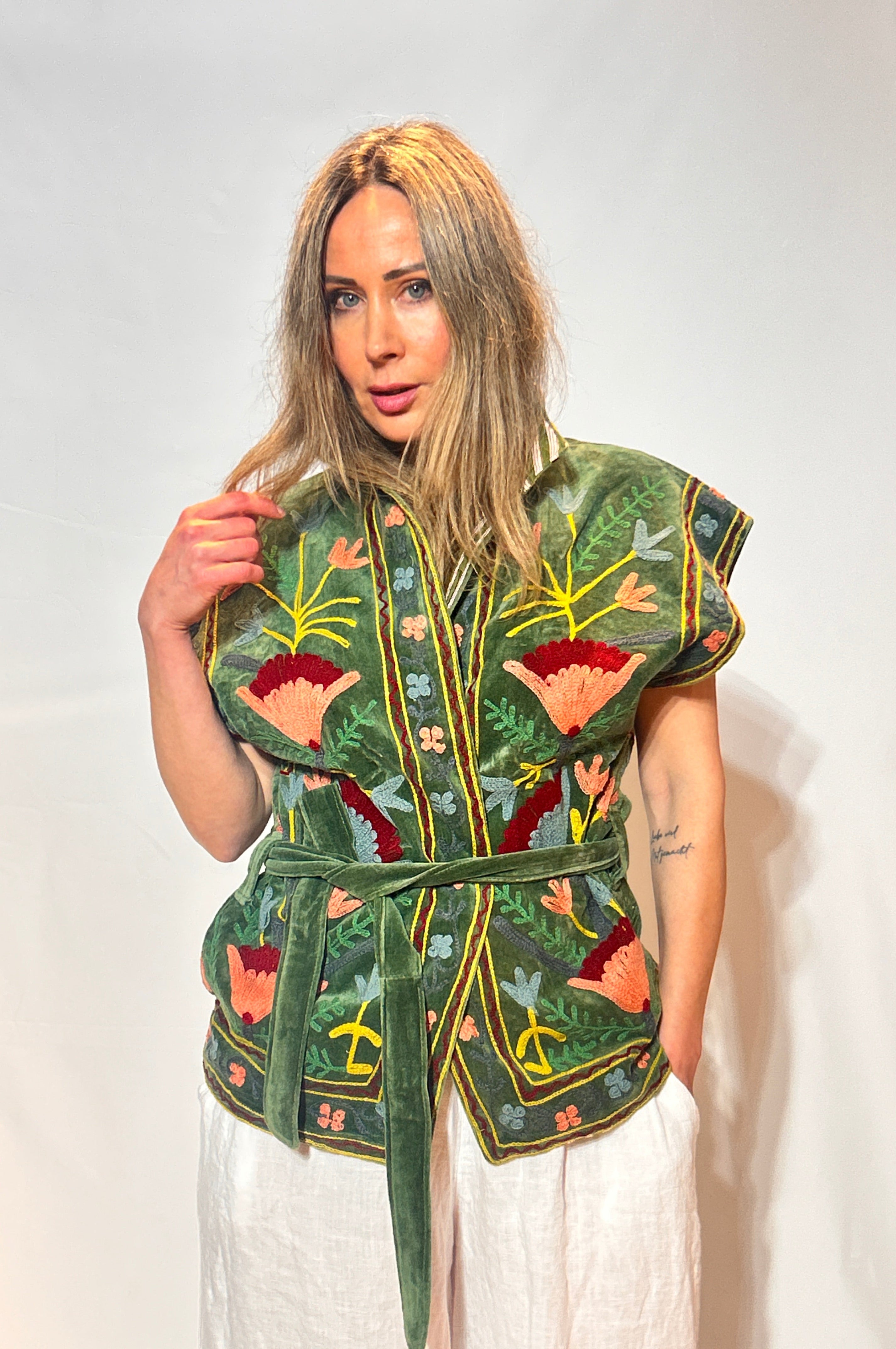 Suzani Hand-Embroidered Velvet Vest – Forest Green Bloom