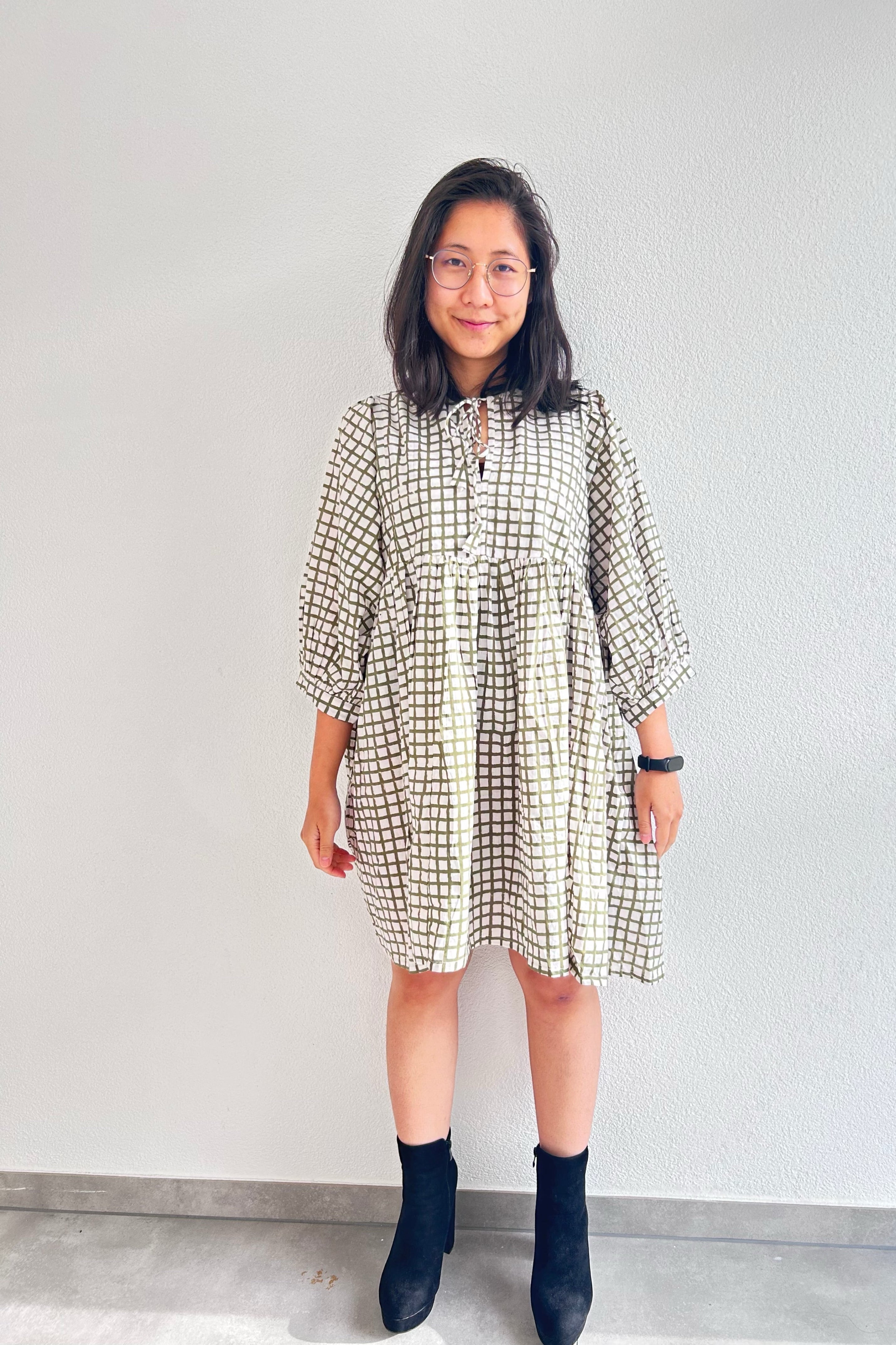 Olive Grid Handgeblocktes Kleid