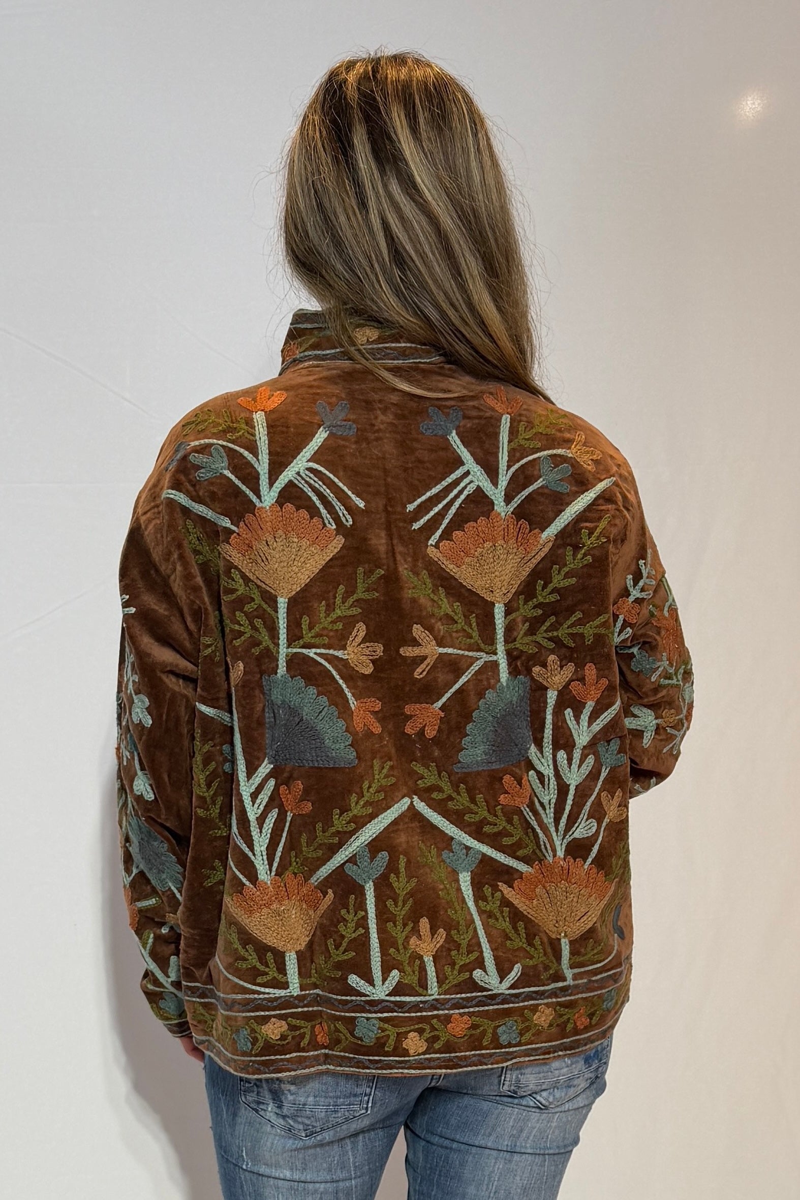 Hand-Embroidered Suzani Jacket – Chestnut Brown & Slate Wildflower