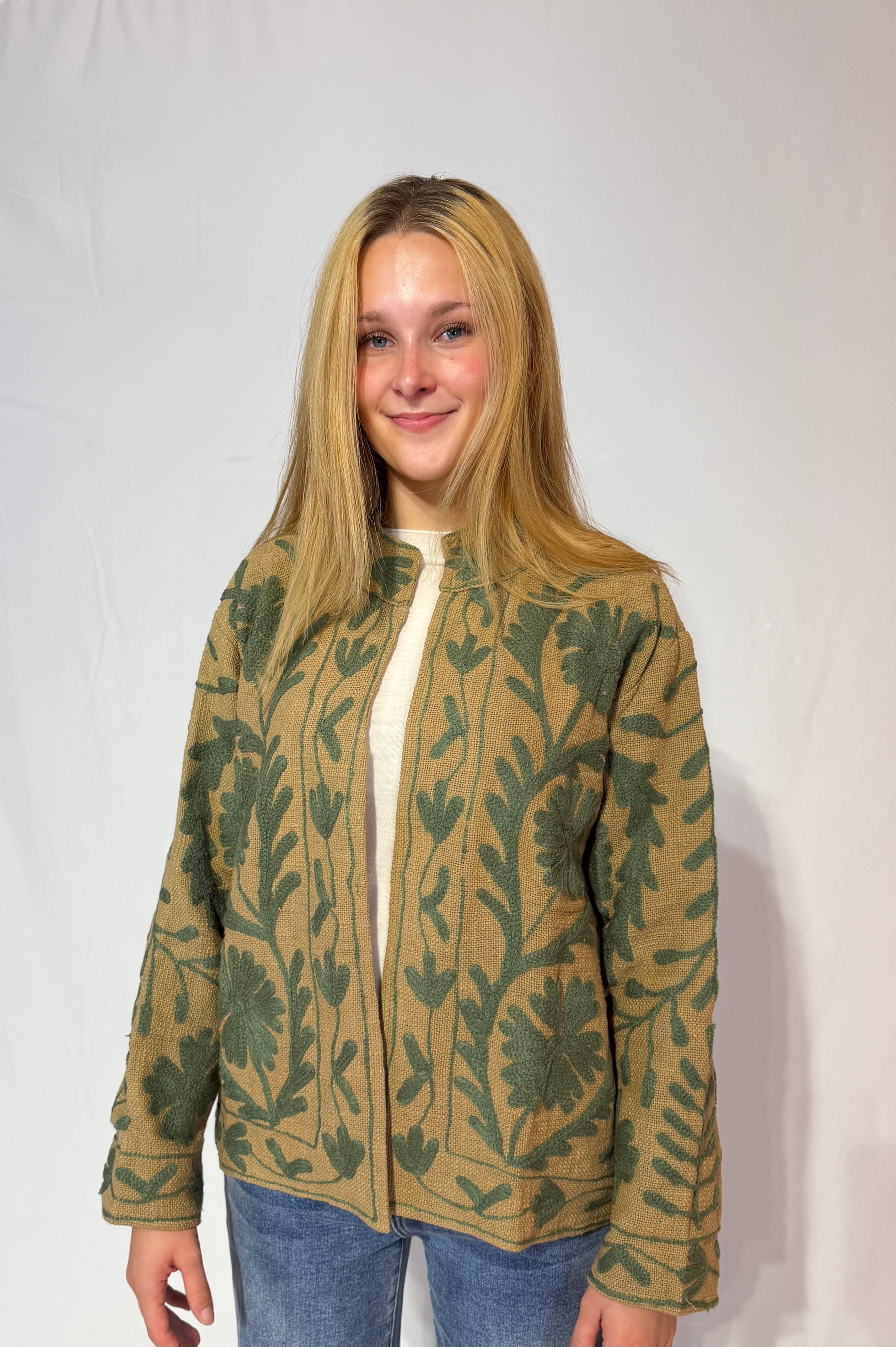 Suzani-Baumwolljacke, handbestickt – Goldene Olive