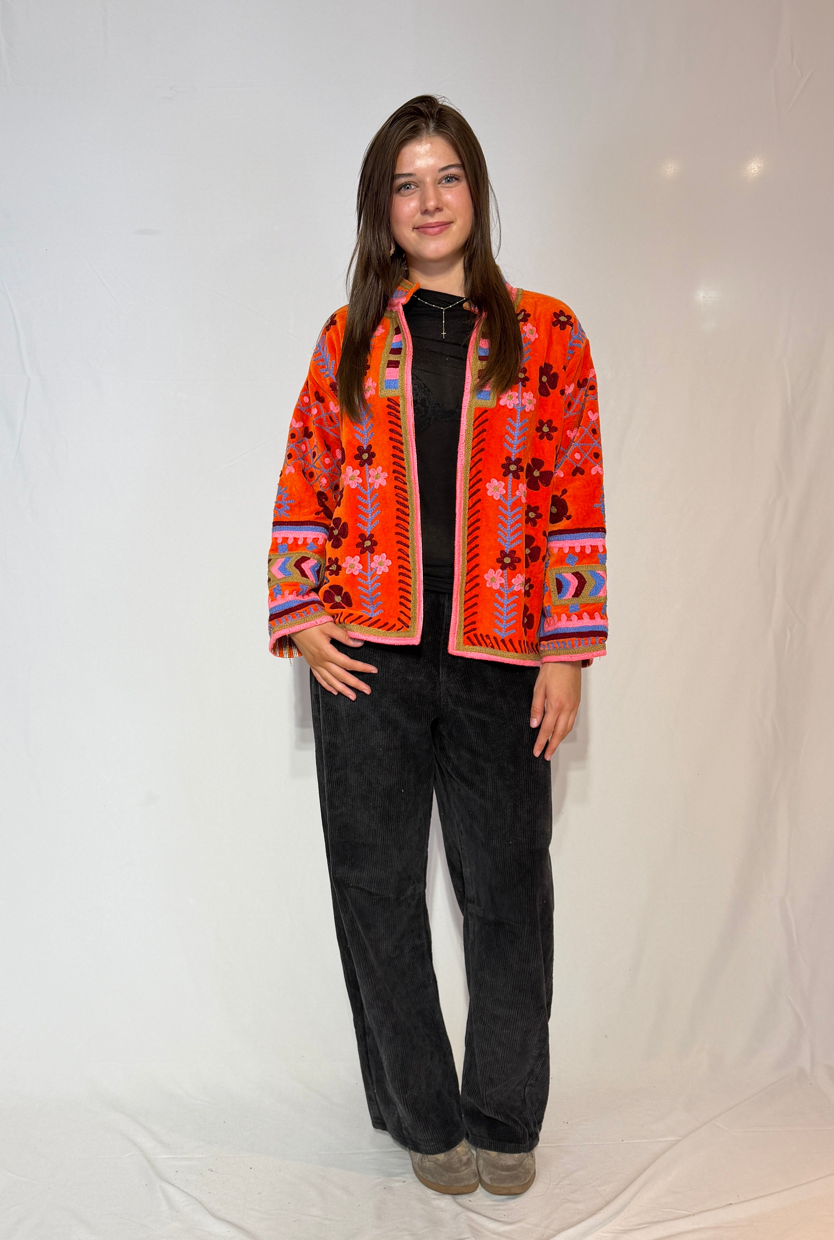 Handbestickte Suzani-Jacke – Tangerine Blossom & Pinker Rand