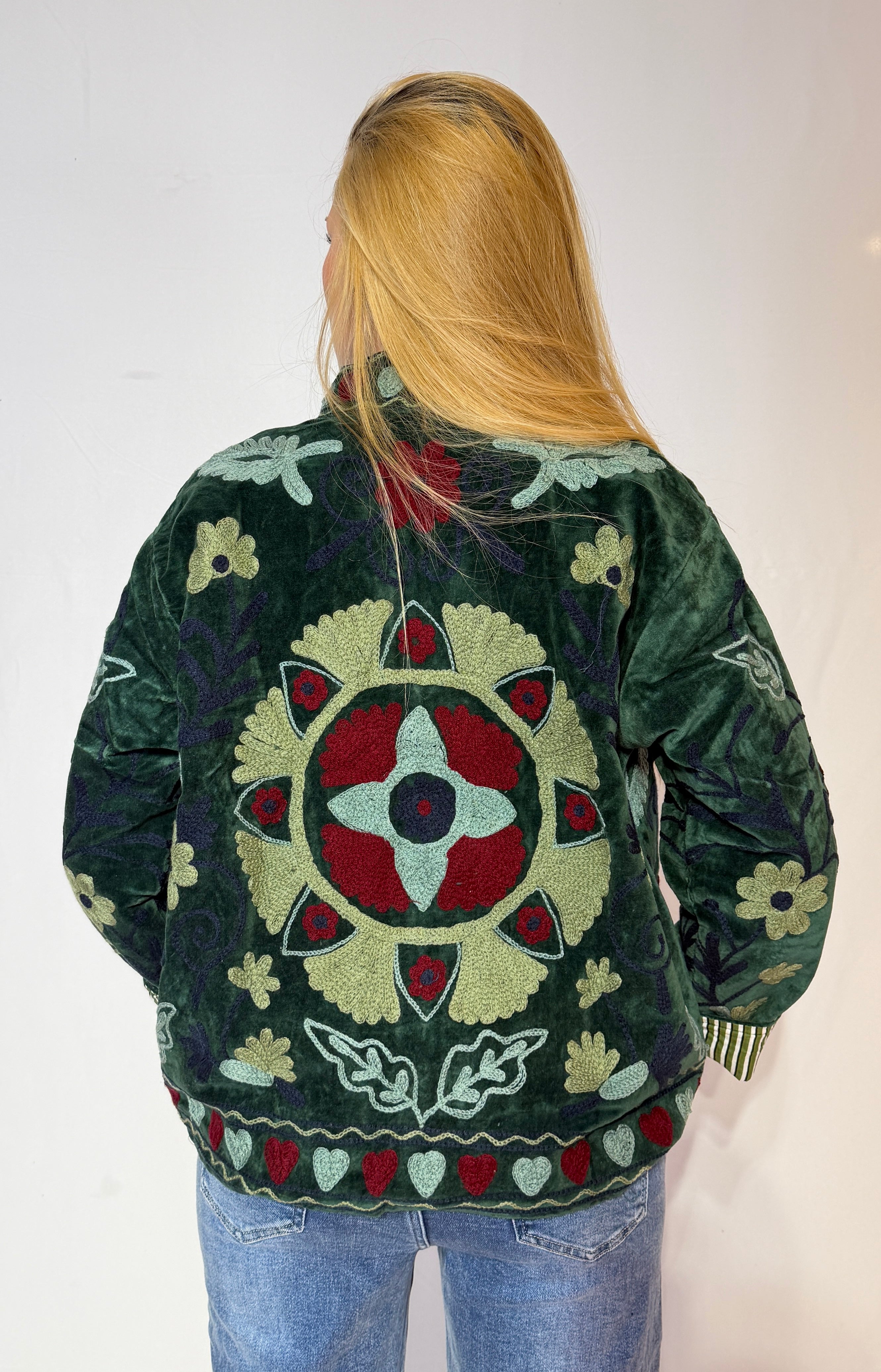 Handbestickte Suzani-Jacke – Waldgrün Herz & Ranke