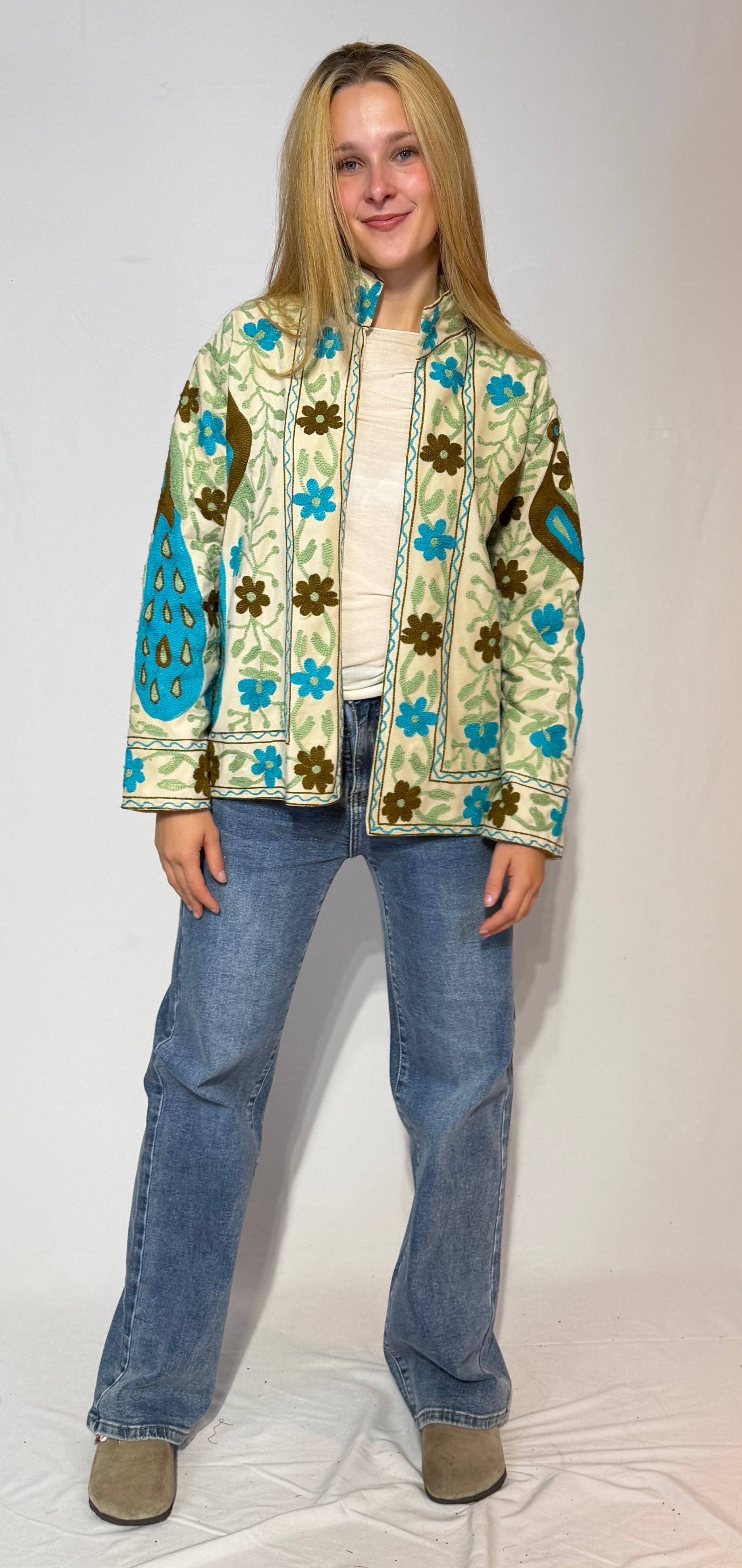 Hand-Embroidered Suzani Jacket – Ivory Peacock & Turquoise Bloom