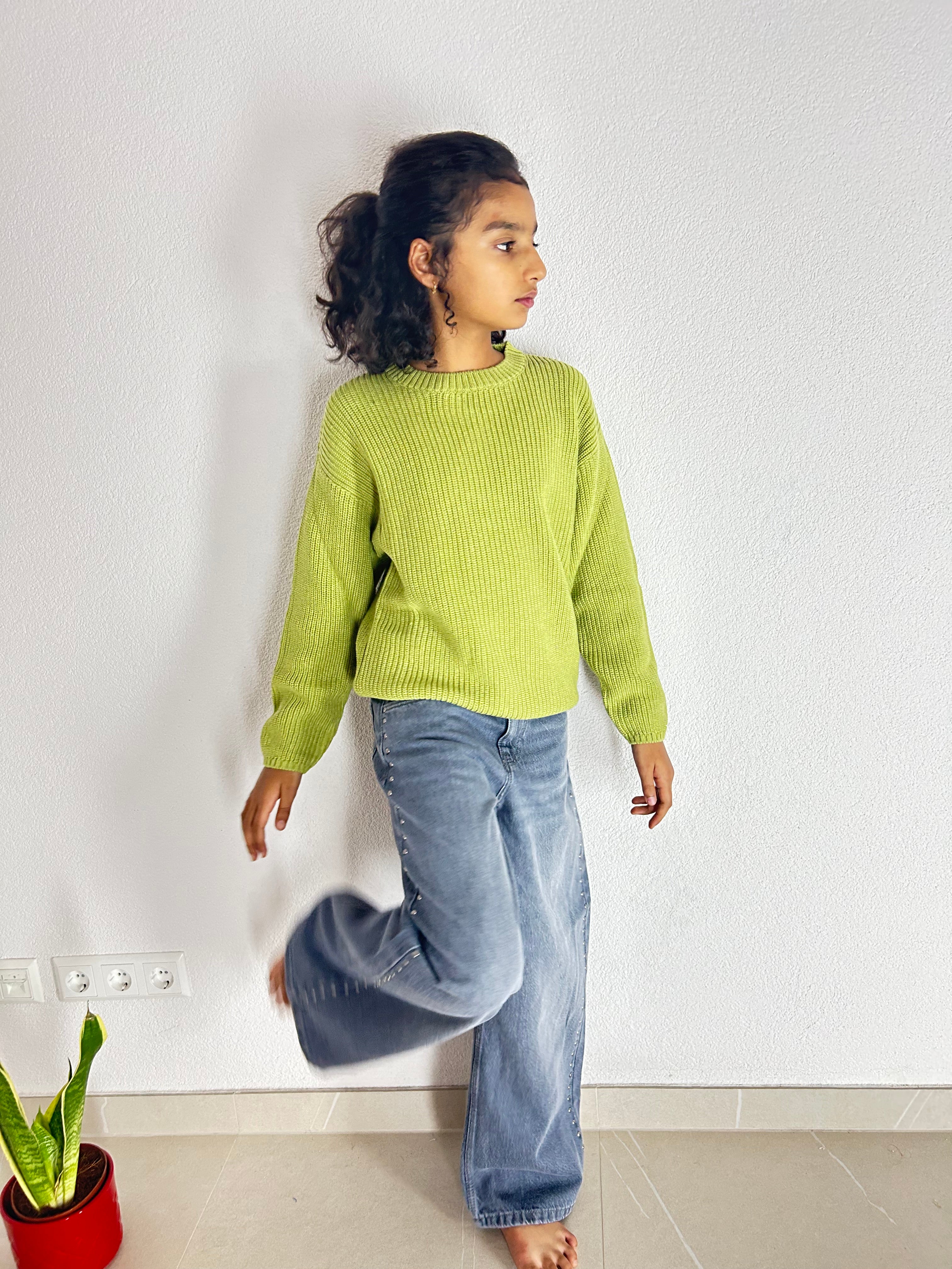 Pistazienfarbener Pullover aus Bio-Baumwollstrick – legere Passform für Kinder