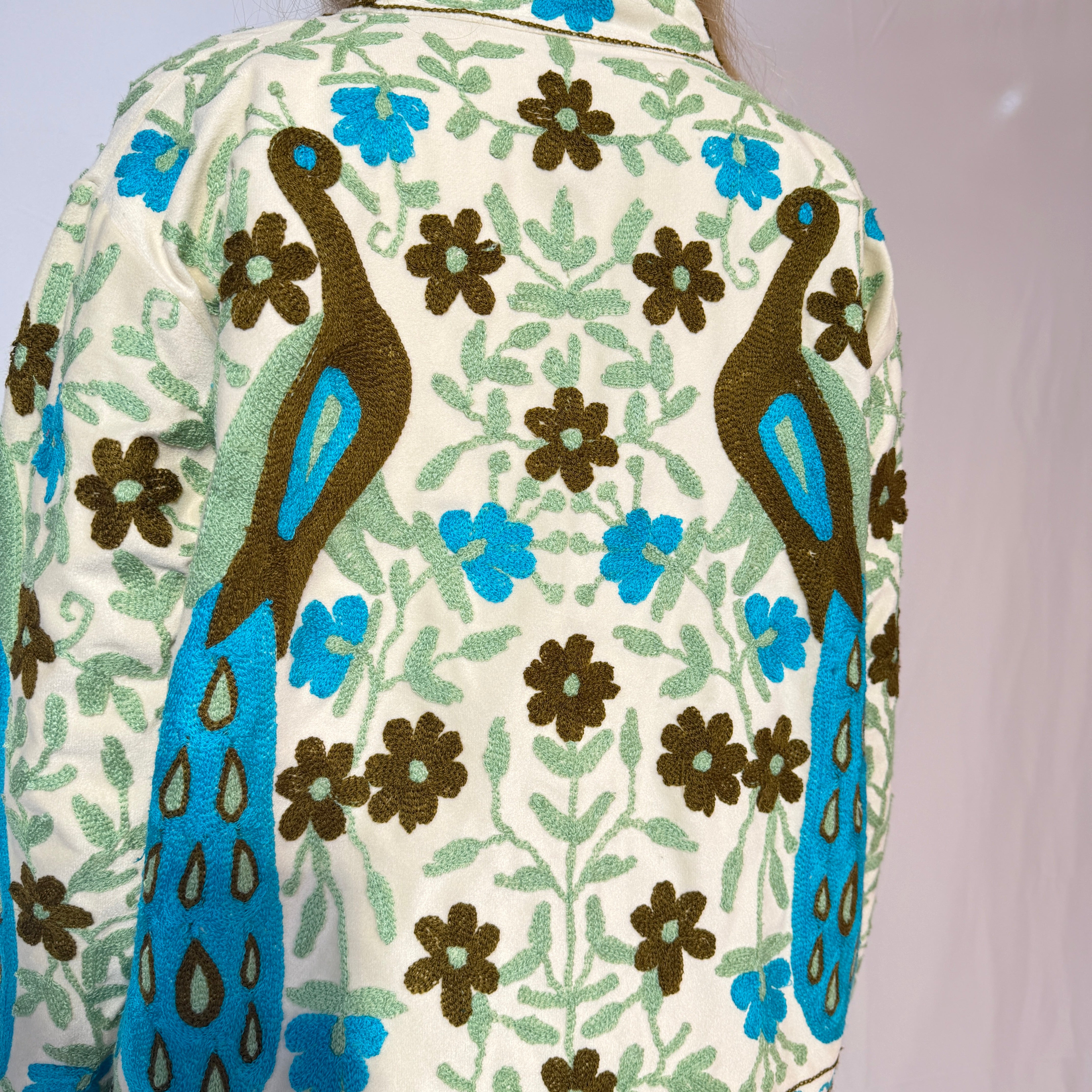 Hand-Embroidered Suzani Jacket – Ivory Peacock & Turquoise Bloom