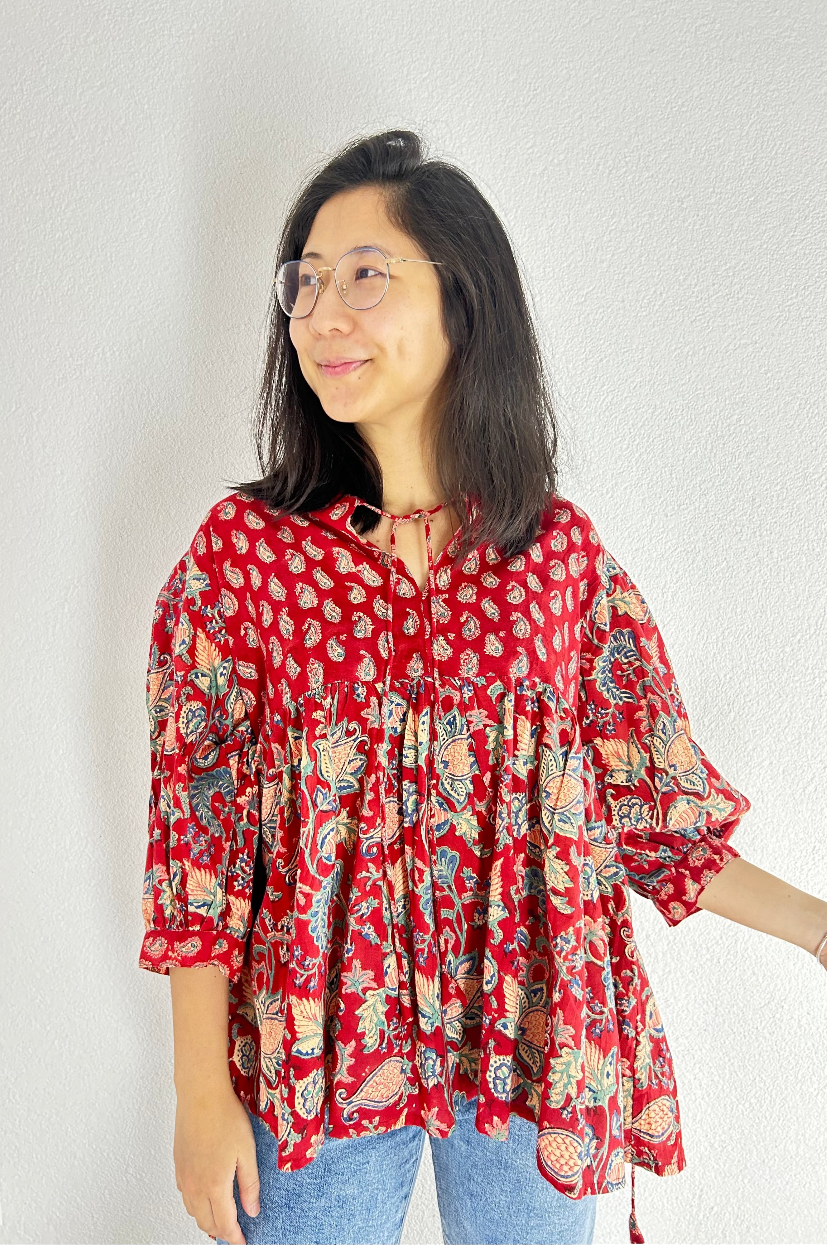 Maroon Muse Handbedruckte Bluse
