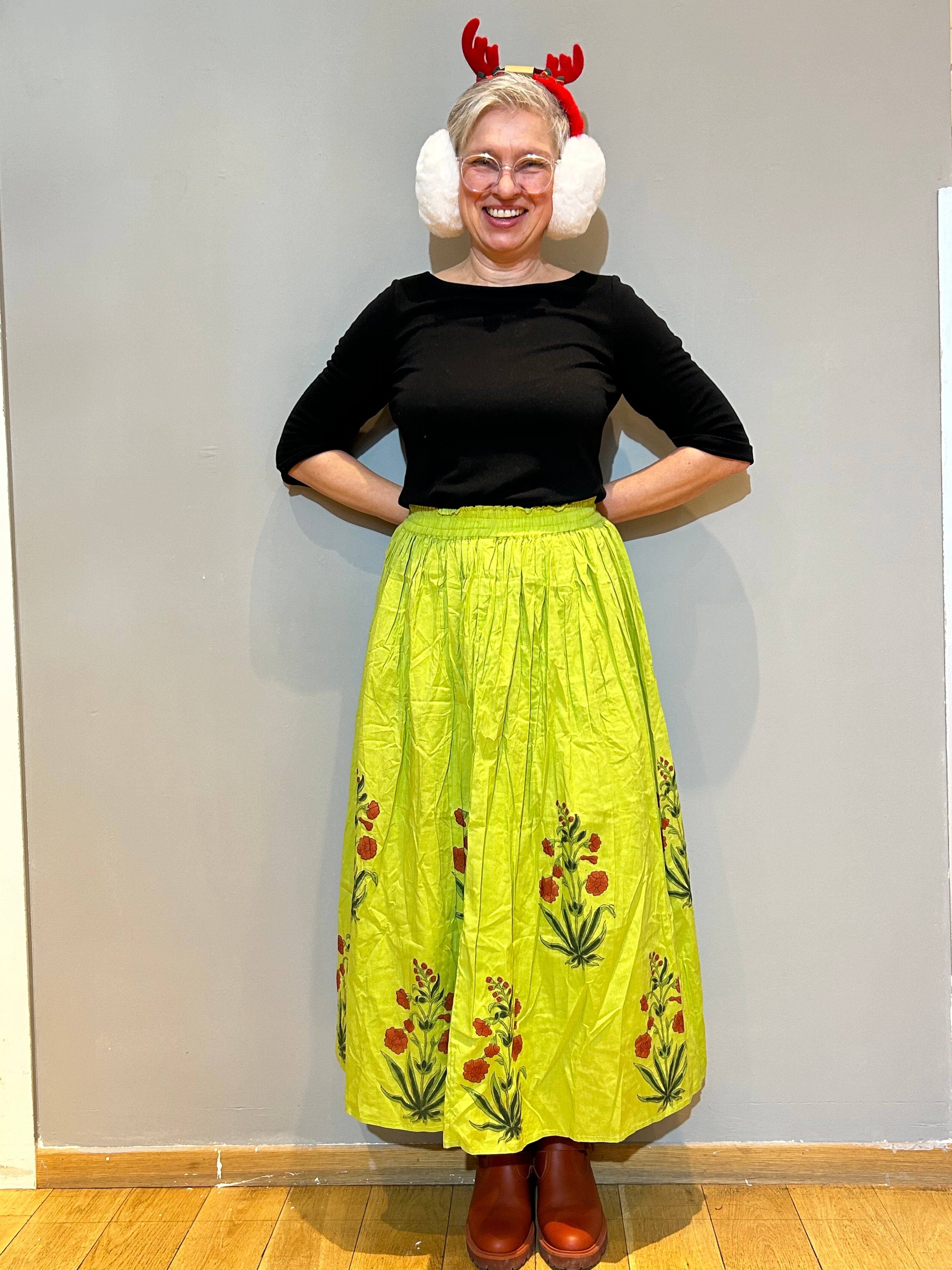 Frühlingsgrüner Rock mit Blumenmuster und Handblockdruck