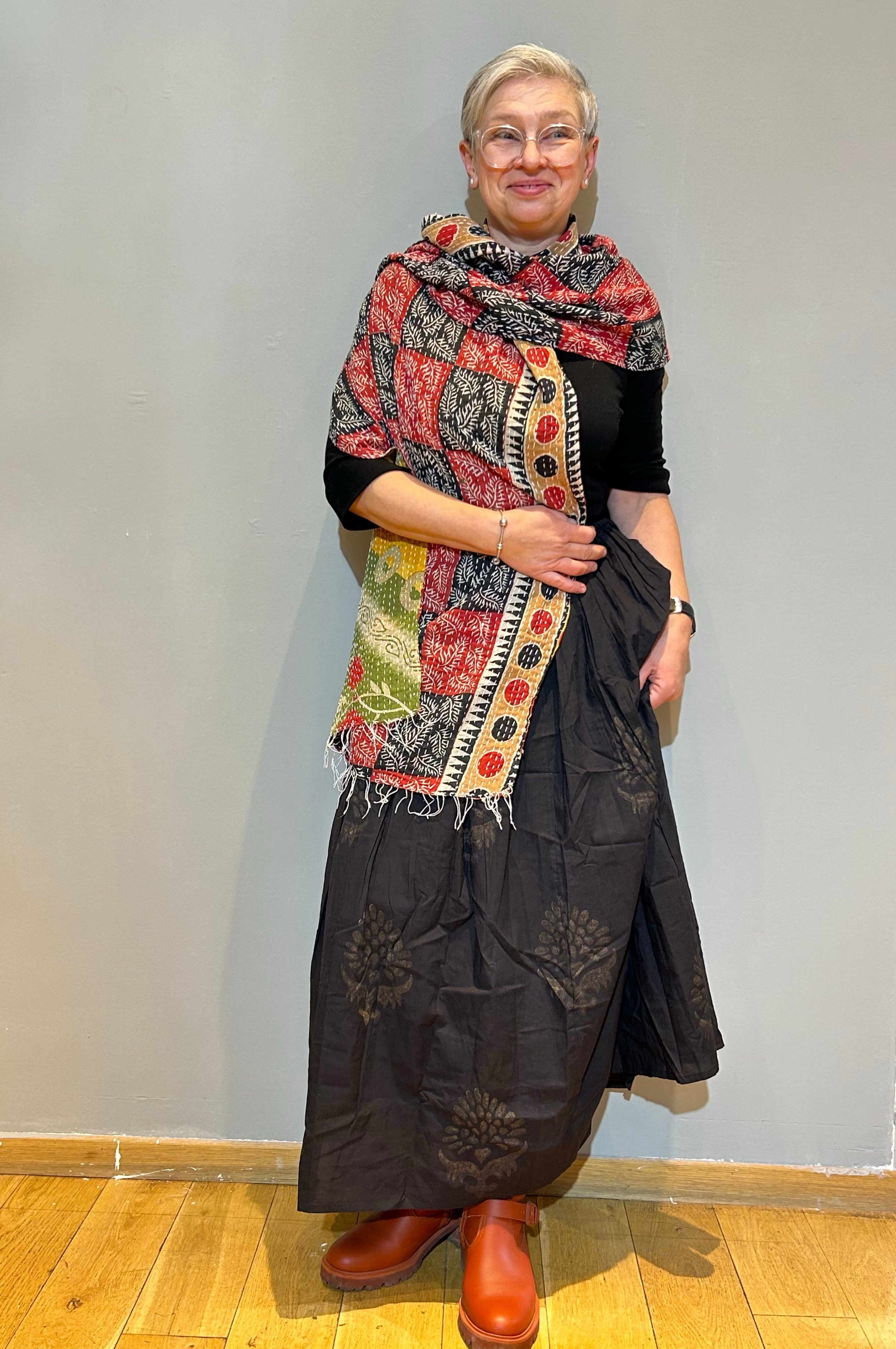 Kantha-Schal „Mitternachtsrot“