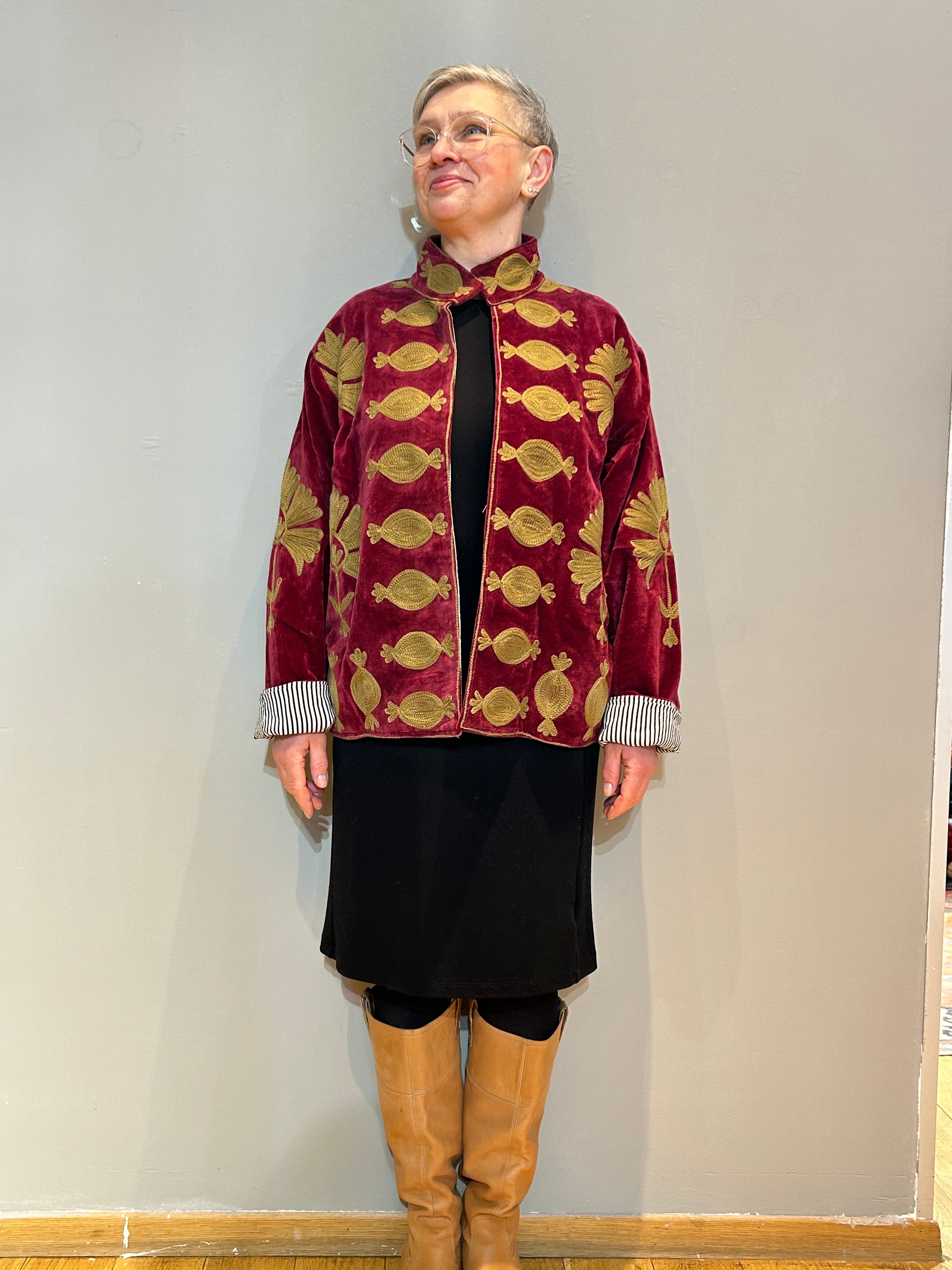 Samt Suzani Handbestickte Jacke - Granatapfel