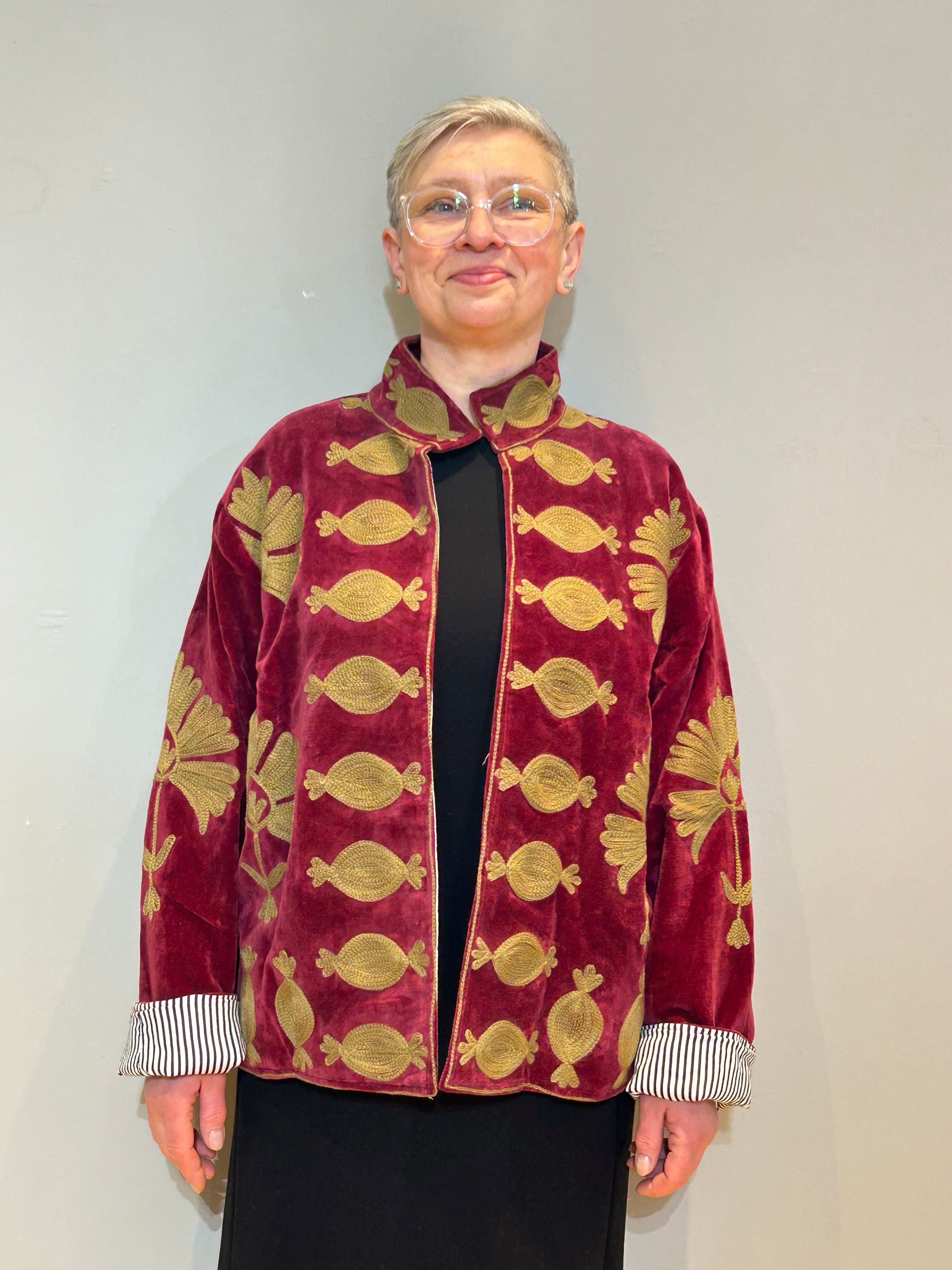 Samt Suzani Handbestickte Jacke - Granatapfel