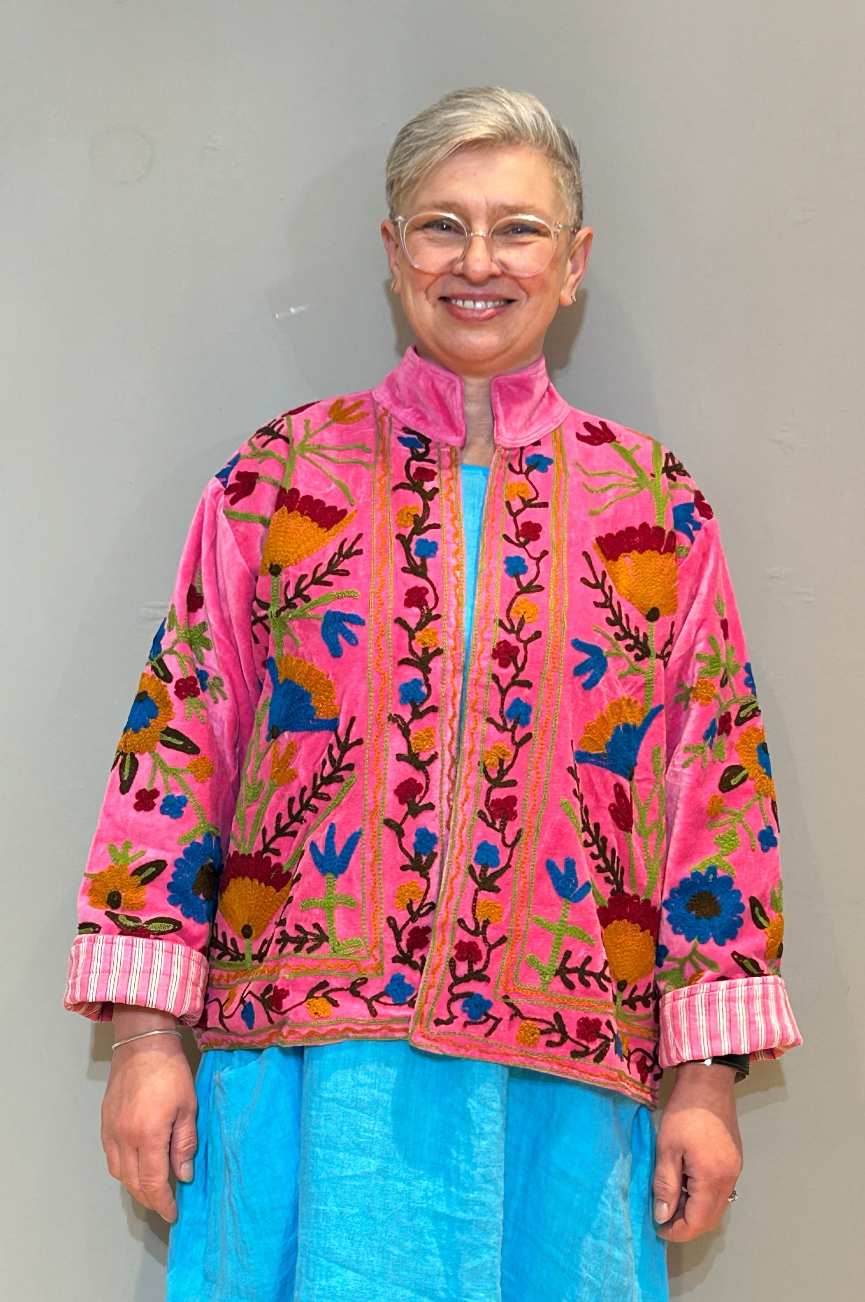 Jacke aus Samt-Suzani mit Handstickerei - Rosa